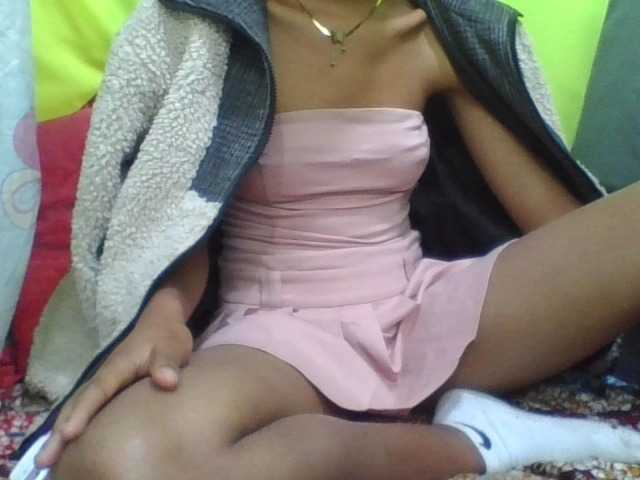 Raissa-Suan live cam on BongaCams