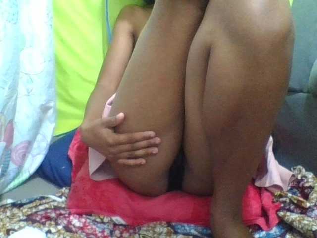 Raissa-Suan live cam on BongaCams