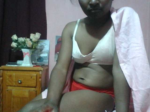 Raissa-Suan live cam on BongaCams