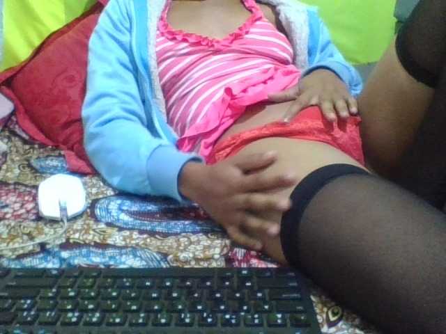 Raissa-Suan live cam on BongaCams