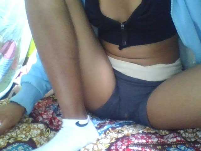 Raissa-Suan live cam on BongaCams