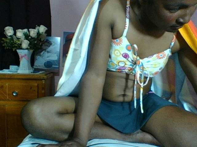 Raissa-Suan live cam on BongaCams