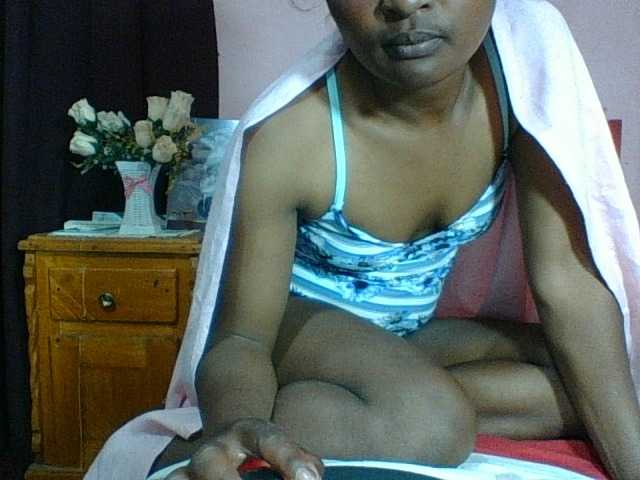 Raissa-Suan live cam on BongaCams