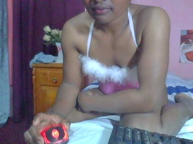 Raissa-Suan live cam on BongaCams