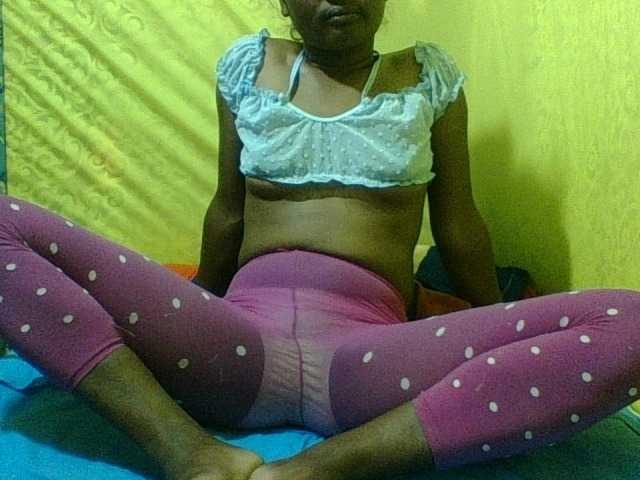 Raissa-Suan live cam on BongaCams