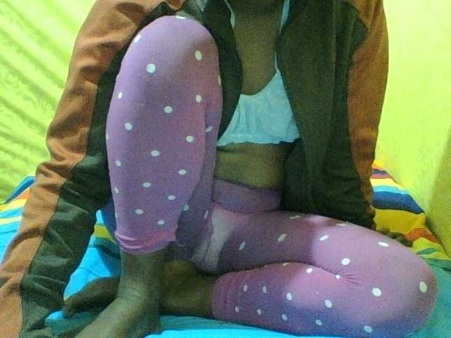 Raissa-Suan live cam on BongaCams