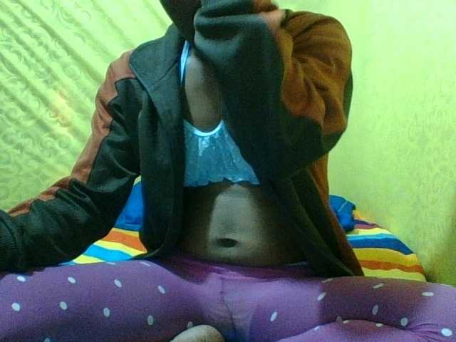 Raissa-Suan live cam on BongaCams