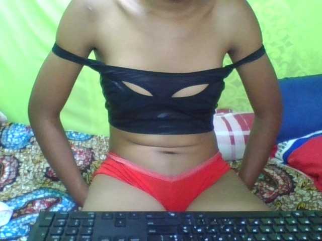 Raissa-Suan live cam on BongaCams
