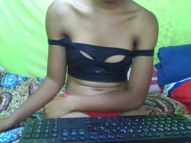 Raissa-Suan — live female cam