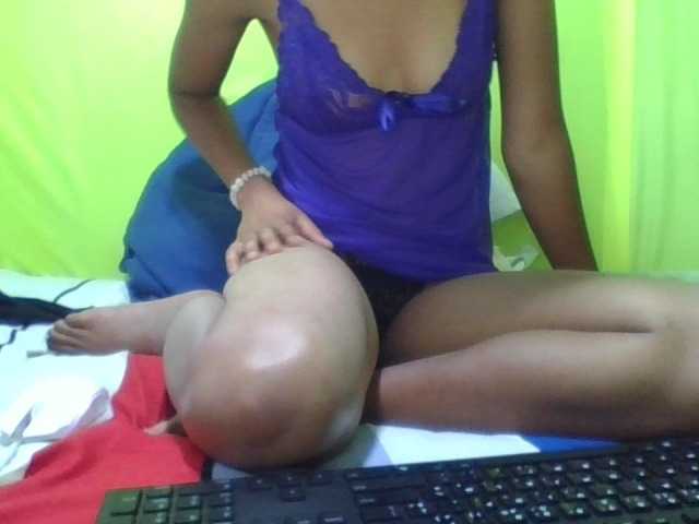 Raissa-Suan live cam on BongaCams