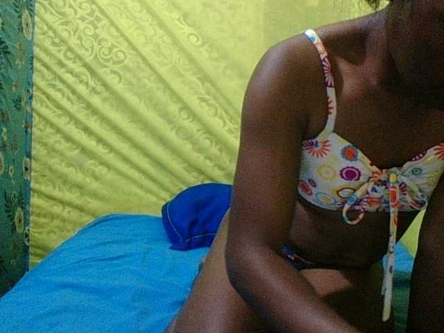 Raissa-Suan live cam on BongaCams