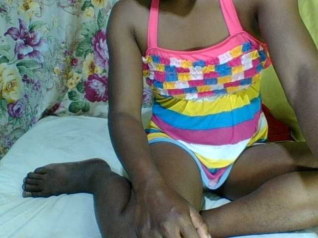 Raissa-Suan live cam on BongaCams
