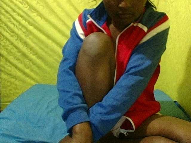 Raissa-Suan live cam on BongaCams