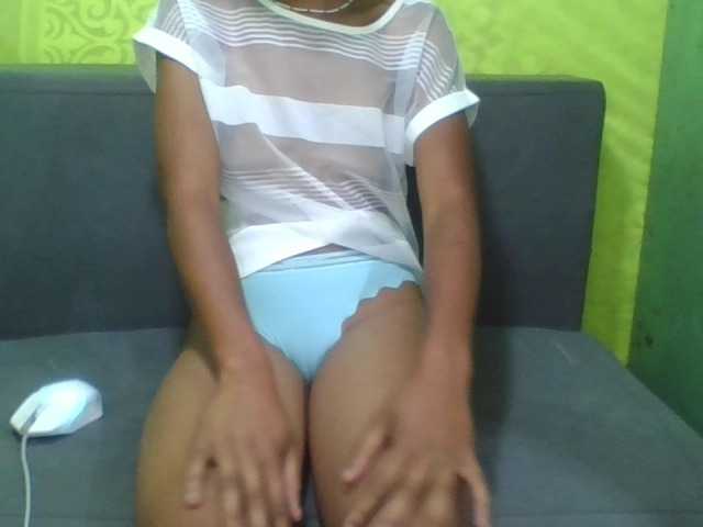 Raissa-Suan live cam on BongaCams