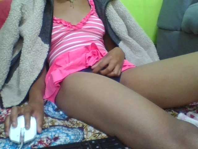 Raissa-Suan live cam on BongaCams