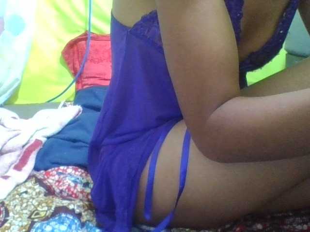 Raissa-Suan live cam on BongaCams