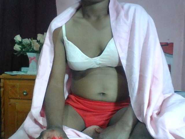 Raissa-Suan live cam on BongaCams