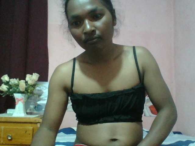 Raissa-Suan live cam on BongaCams