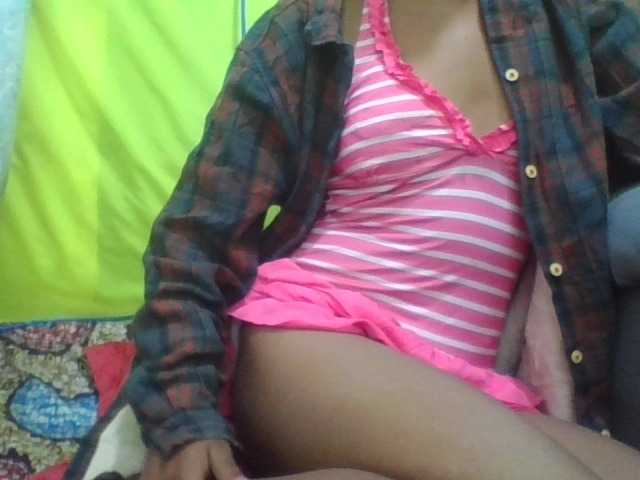 Raissa-Suan live cam on BongaCams