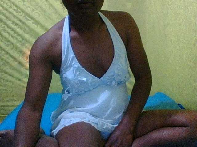 Raissa-Suan live cam on BongaCams