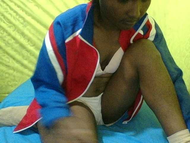 Raissa-Suan live cam on BongaCams