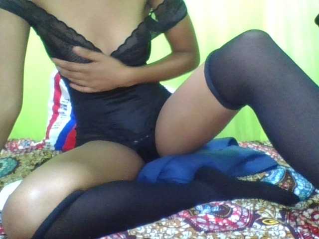 Raissa-Suan live cam on BongaCams