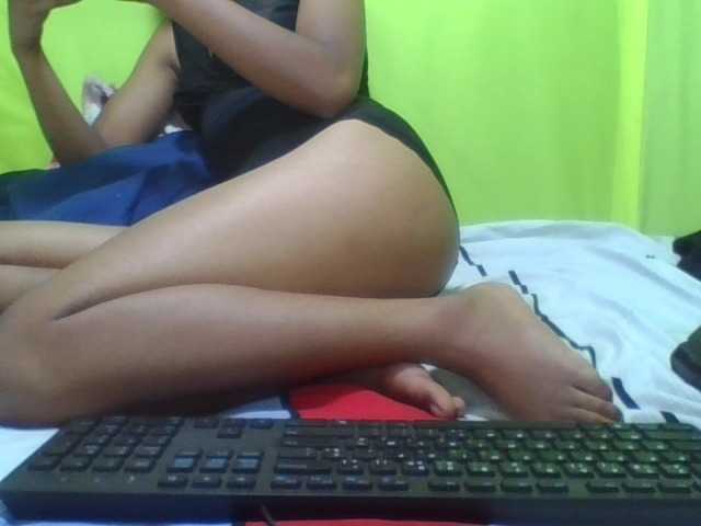 Raissa-Suan live cam preview