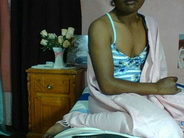 Raissa-Suan live cam on BongaCams