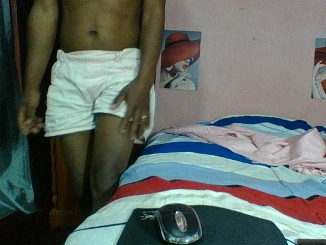 Raissa-Suan live cam on BongaCams