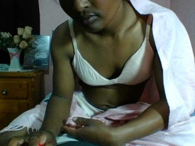 Raissa-Suan live cam on BongaCams