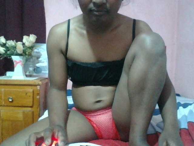 Raissa-Suan live cam on BongaCams