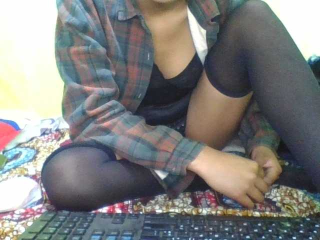 Raissa-Suan live cam on BongaCams