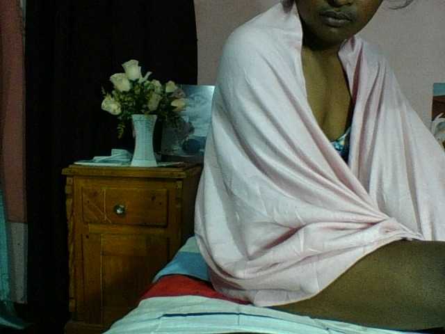 Raissa-Suan live cam on BongaCams