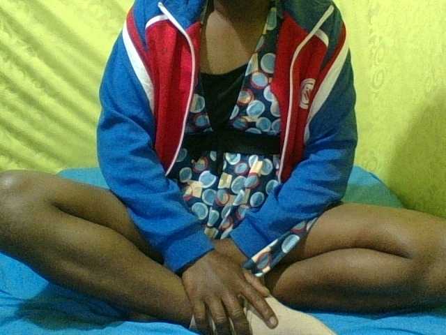 Raissa-Suan live cam on BongaCams