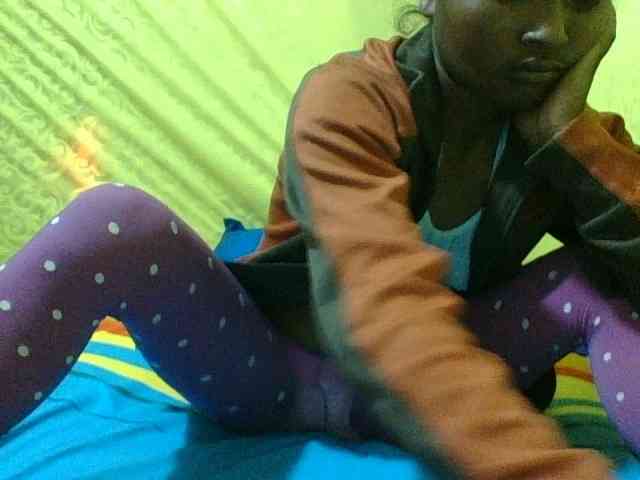 Raissa-Suan webcam
