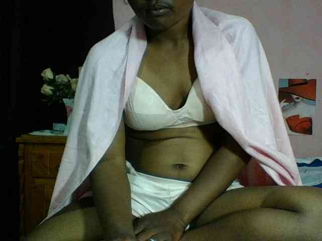 Raissa-Suan webcam
