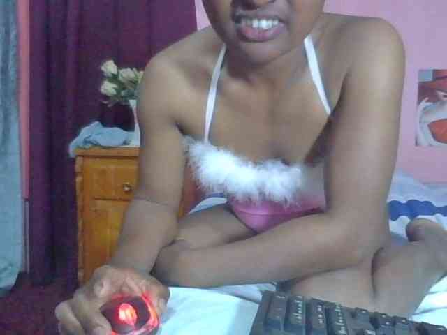 Raissa-Suan webcam