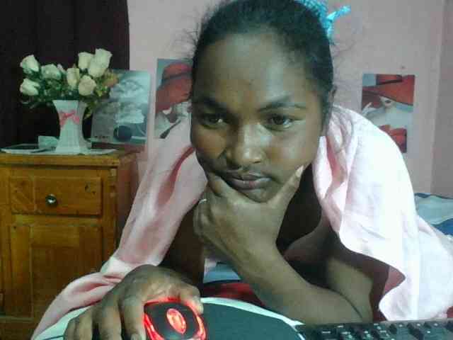 Raissa-Suan webcam