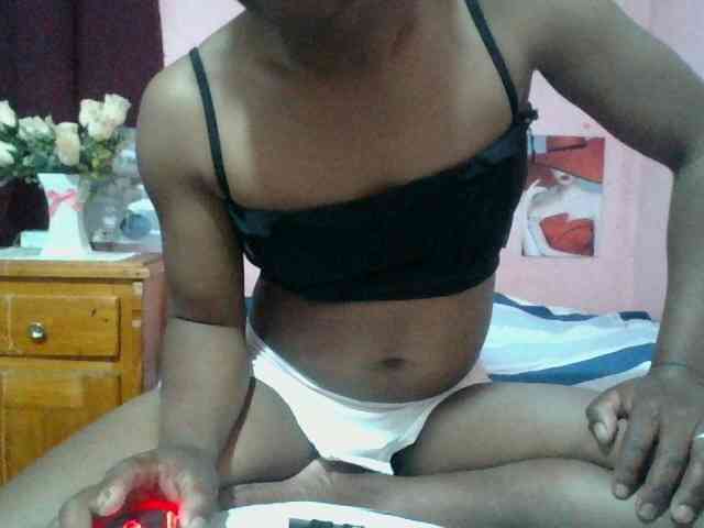Raissa-Suan webcam