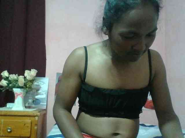 Raissa-Suan webcam