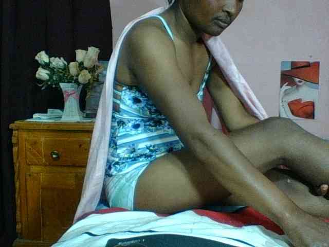 Raissa-Suan webcam