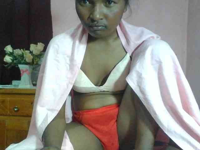 Raissa-Suan webcam