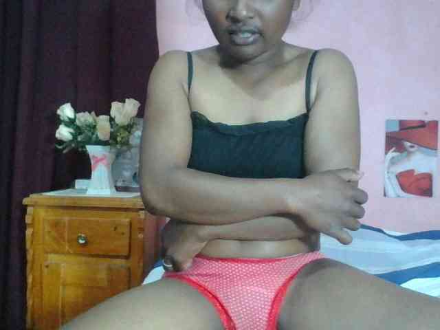 Raissa-Suan webcam