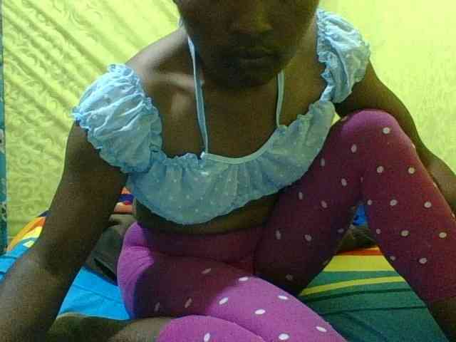 Raissa-Suan webcam