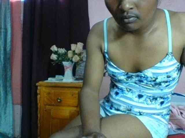 Raissa-Suan webcam