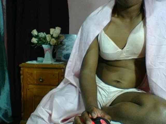 Raissa-Suan webcam