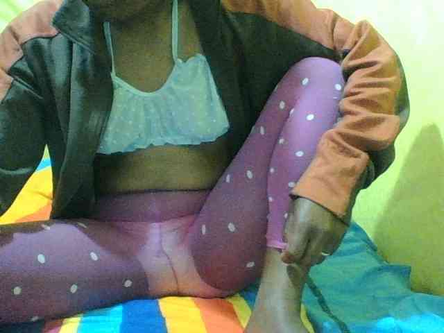 Raissa-Suan webcam