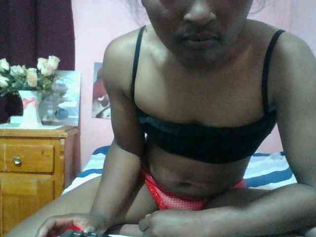Raissa-Suan webcam