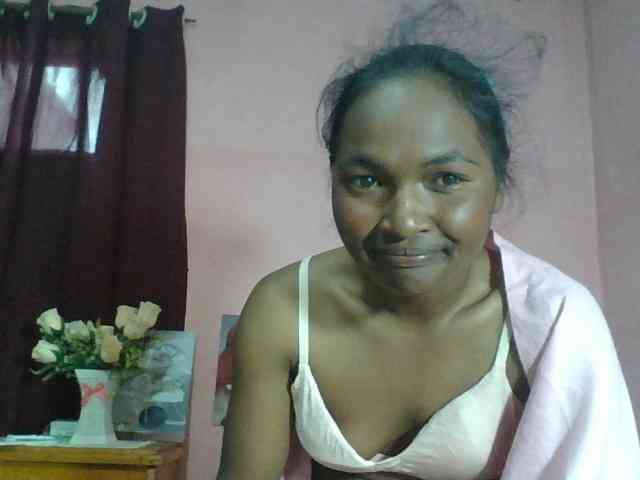 Raissa-Suan webcam