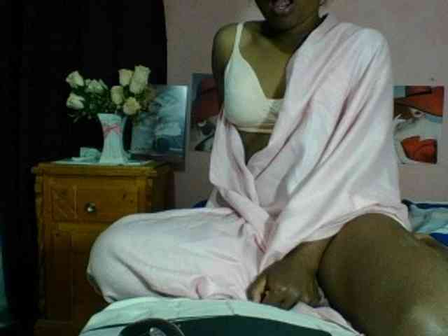 Raissa-Suan webcam